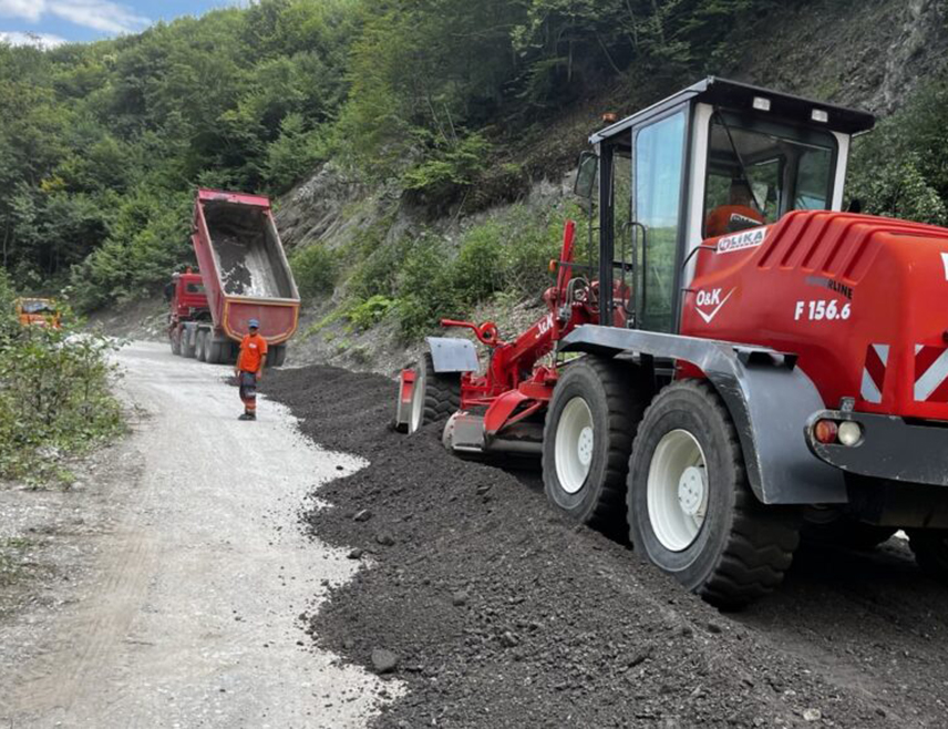 BELGRADE, JULY 29 /SRNA/ - The Office for Kosovo and Metohija called on international representatives to urgently halt the resumption of illegal construction works within the protected zone of the Visoki Dečani Monastery, as reported today by the Diocese of Raška-Prizren.