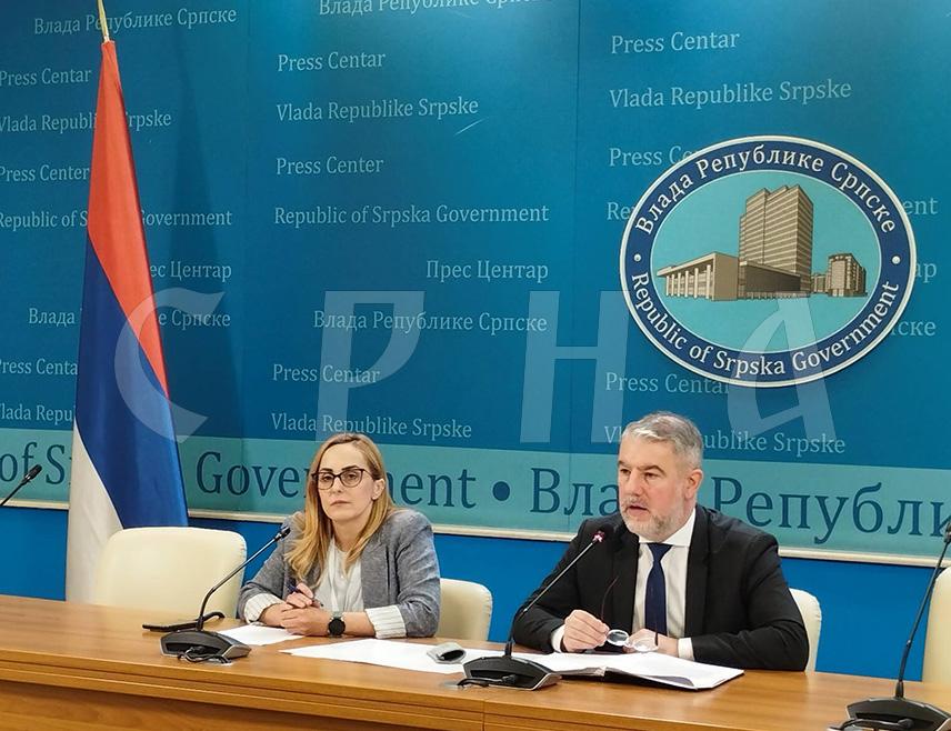 БАЊАЛУКА, 30. ЈУЛА /СРНА/ - Министар здравља и социјалне заштите Републике Српске Ален Шеранић изјавио је данас у Бањалуци да је Влада Српске усвојила информацију о архитектонско-грађевинском пројекту модернизације Болнице "Др Младен Стојановић" у Приједору, за шта ће бити издвојено скоро 196 милиона КМ са ПДВ-ом.