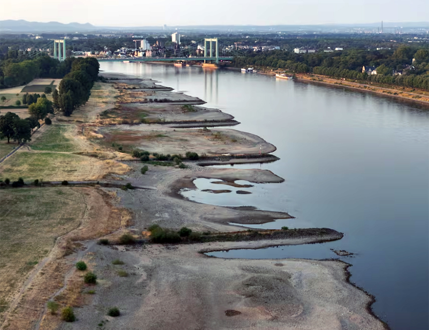 КЕЛН, 1. АВГУСТА /СРНА/ - Водостај Рајне у Келну опао је на рекордно низак ниво пошто суво вријеме и даље утиче на један од најпрометнијих унутрашњих пловних путева у Европи.