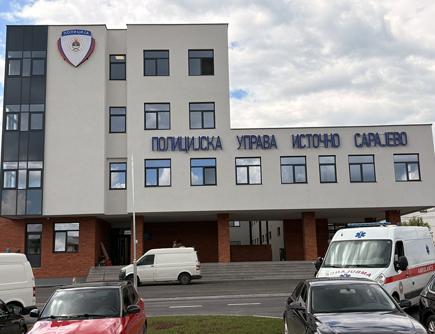 ИСТОЧНО САРАЈЕВО, 3. АВГУСТА /СРНА/ - Полицијска управа Источно Сарајево доставила је данас Окружном јавном тужилаштву у Источном Сарајеву извјештај против лица чији су иницијали Ђ.Ж. које је осумњичено за покушај убиства.