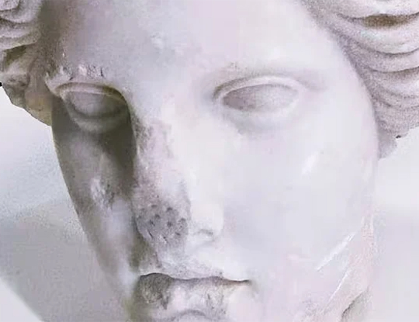 МАДРИД, 4. АВГУСТА /СРНА/ - Мермерна глава статуе римске богиње Венере, стара око 2.000 година, откривена је током земљаних радова на плажи у граду Аликантеу, у Шпанији, објавио је "Паис".