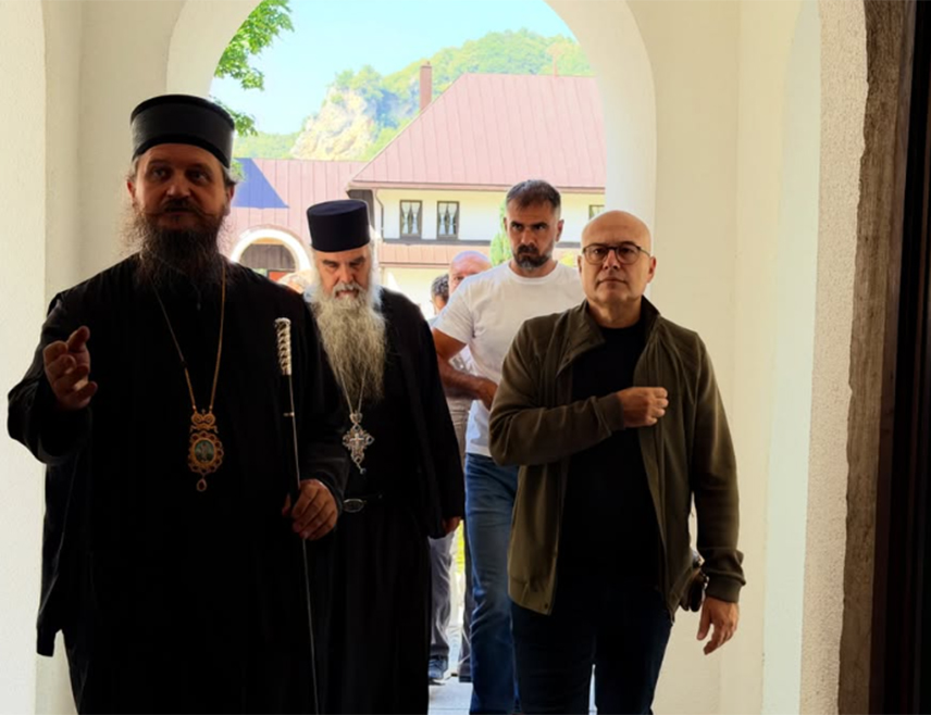 БЕОГРАД, 5. АВГУСТА /СРНА/ - Манастир Глоговац надомак Шипова је мјесто дубоке духовности, молитве и вјековног трајања српског народа, истакао је предсједник Српске напредне странке /СНС/ Милош Вучевић приликом посјете тој светињи.