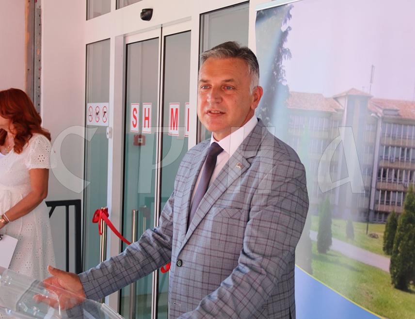 ДЕРВЕНТА, 5. АВГУСТА /СРНА/ - Министар просвјете и културе Републике Српске Боривоје Голубовић рекао је да ће ученици Средње медицинске школе у Дервенти, гдје су данас отворене реконструисане и новоопремљене просторије Службе хитне медицинске помоћи Дома здравља, сада имати боље услове за стручну праксу на примарном нивоу.