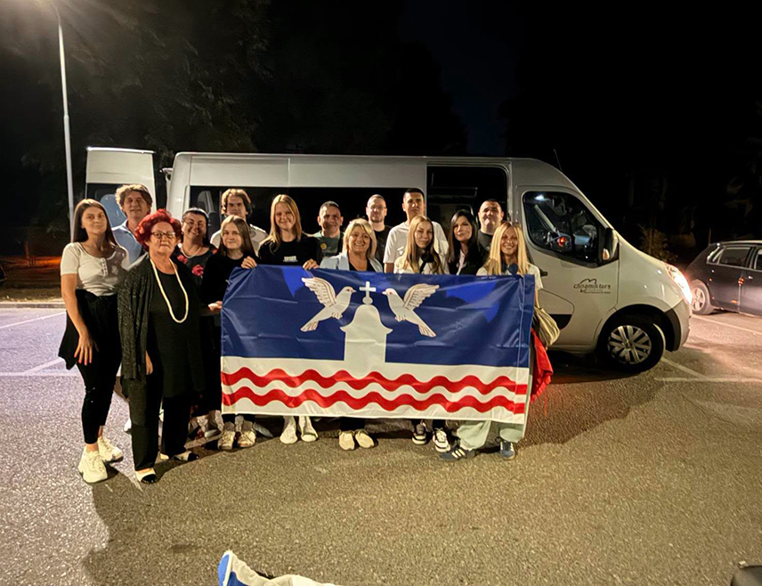 BIJELJINA, AUGUST 6 /SRNA/ – Members of the Srbadija Serbian Singing Society /SPD/ from Bijeljina have travelled to Helsingborg, Sweden, where they will take part in the 14th World Choir Games from Aug. 6 to 16, one of the world's most prestigious international choral competitions.