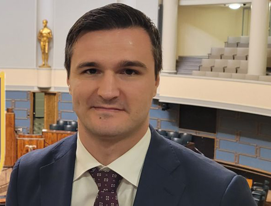 ХЕЛСИНКИ, 6. АВГУСТА /СРНА/ - Враћање замрзнутих средстава руским грађанима омогућило би примирје и створило услове за успостављање мира у Украјини, изјавио је фински политичар и члан Слободарске странке Армандо Мема.