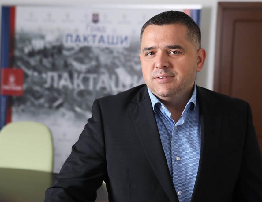ЛАКТАШИ, 8. АВГУСТА /СРНА/ -  Градоначелник Лакташа Мирослав Бојић рекао је да је уредно снабдијевање водом у дијеловима града којим тим процесом управља водовод Лакташи, али да проблема има у мјестима које снабдијева бањалучки водовод.