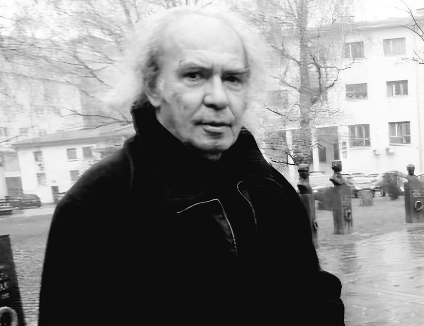БАЊАЛУКА, 11. АВГУСТА /СРНА/ - Савремени српски пјесник, прозаиста и књижевник за дјецу Боро Капетановић преминуо је ноћас у 73. години, саопштено је из Удружења књижевника Републике Српске.