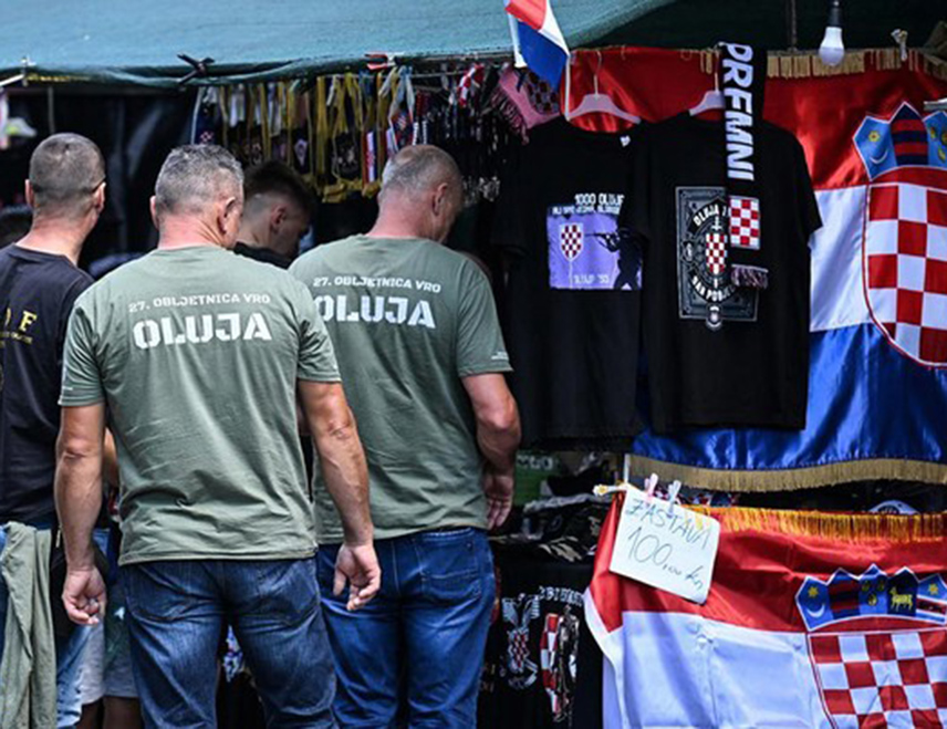 БЕОГРАД, 11. АВГУСТА /СРНА/ - Пријаве три хрватске невладине организације МУП-у и државном тужилаштву Хрватске због јавног подстицања мржње према Србима и кориштења усташких симбола током хрватске прославе злочиначке акције "Олује" у Книну посљедњи су вапај држави да поштује сопствени Устав и законе, оцијенио је историчар Милан Гулић.