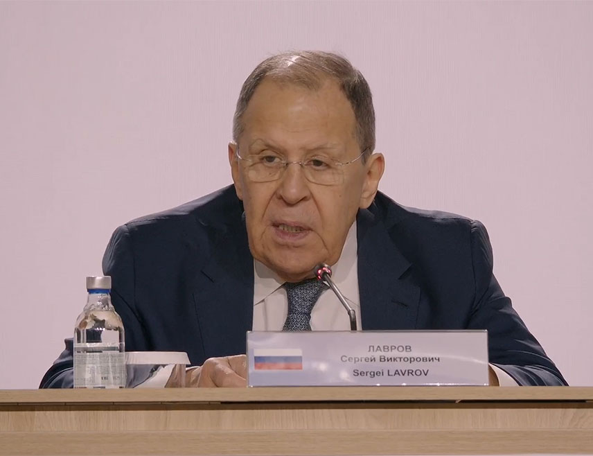 МОСКВА, 14. АВГУСТА /СРНА/ - Руски министар спољних послова Сергеј Лавров рекао је да рјешење украјинског сукоба мора бити дугорочно, поуздано и одрживо и да "тренутни прекид" није опција.