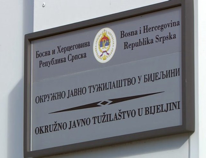 БИЕЉИНА, 18. АВГУСТА /СРНА/ - Окружно јавно тужилаштво Бијељина формирало је предмет у вези са сумњама на незаконитости у Меморијалном центру Сребреница, али одлука о спровођењу истраге још није донесена, речено је Срни у овом тужилаштву.