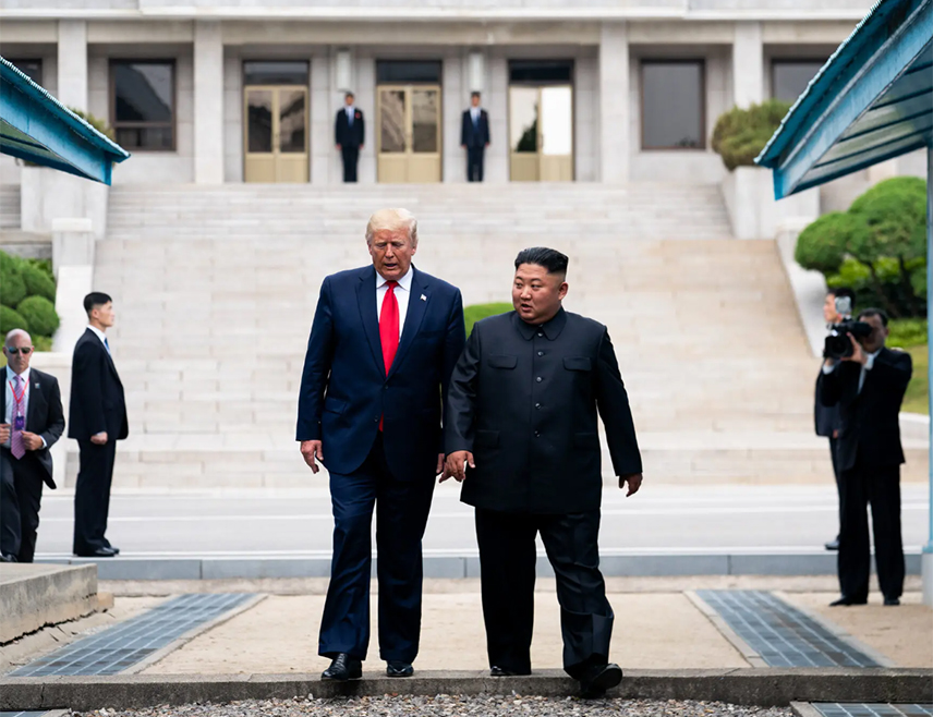 ЊУЈОРК, 19. АВГУСТА /СРНА/ - Предсједник САД Доналд Трамп затражио је од својих помоћника да ове јесени организују састанак са лидером Сјеверне Кореје Ким Џонг Уном, јавио је "Вол стрит џурнал", позивајући се на неименоване изворе.