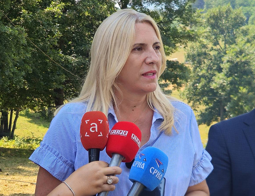САРАЈЕВО, 19. АВГУСТА /СРНА/ - Српски члан Предсједништва БиХ Жељка Цвијановић присуствоваће обиљежавању крсне славе града Добоја, Преображења Господњег.