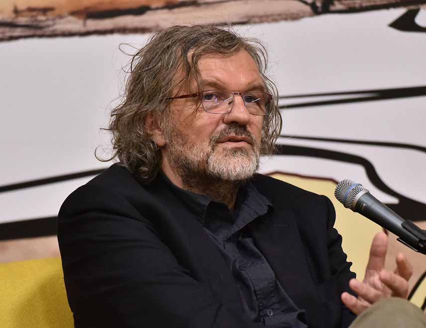 БЕОГРАД, 19. АВГУСТА /СРНА/ - Прослављени српски режисер Емир Кустурица изјавио је да је блокирање његовог "Јутјуб" канала механизам тоталитарног друштва, који  користе против њега јер је на страни Русије и руске културе.
