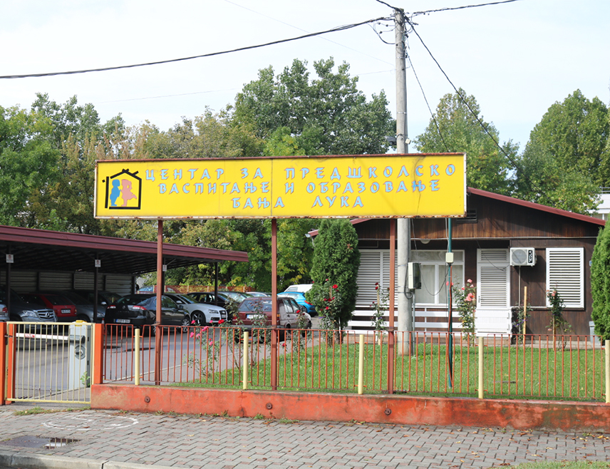 БАЊАЛУКА, 21. АВГУСТА /СРНА/ - Синдикална организација Центра за предшколско васпитање и образовање Бањалука затражила је повећање плате за запослене за 10 одсто, као и састанак код Градске управе као оснивача.