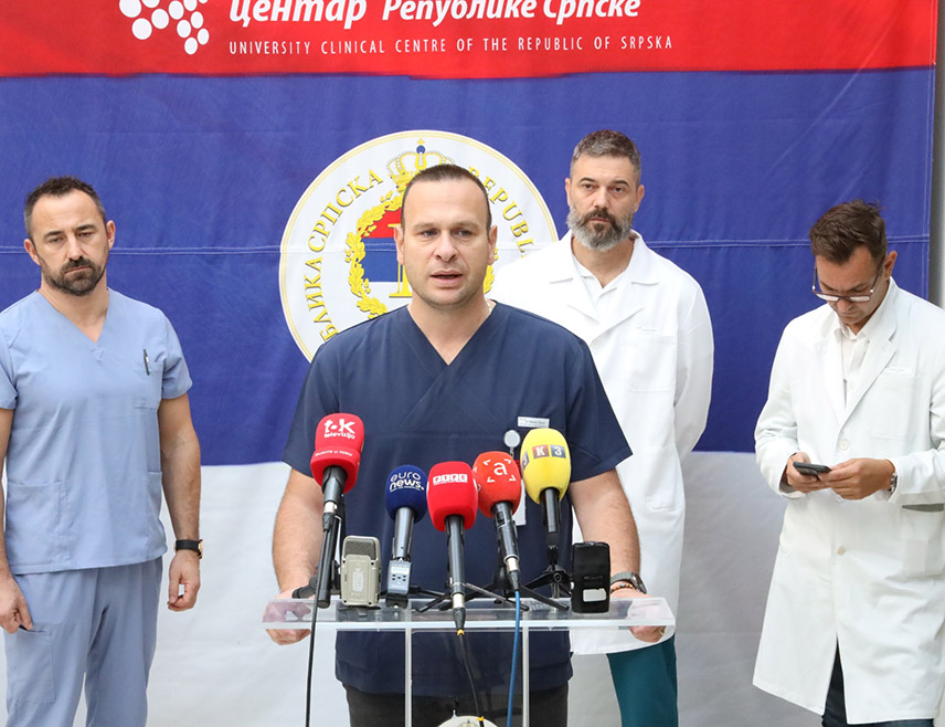 BANJA LUKA, AUGUST 20 /SRNA/ - A surgical team of the Orthopaedics and Traumatology Clinic at the Republika Srpska University Clinical Centre /UCC/ has successfully performed a knee replacement procedure with the assistance of a surgical robot, marking a significant step forward in modern orthopaedics.