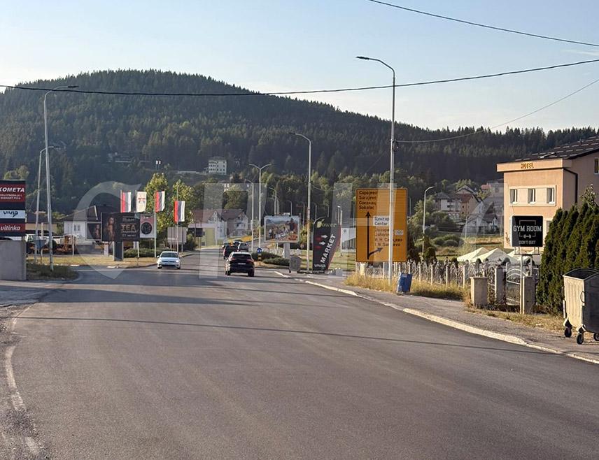 ПАЛЕ, 21. АВГУСТА /СРНА/ - На Палама је завршено асфалтирање дионице магистралног пута Пале–Подграб, од новоизграђене кружне раскрснице у близини аутобуске станице и хипермаркета "Корт" до тунела "Каловита брда", дуге око километар и по.
