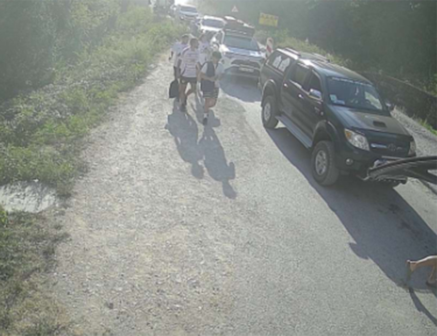 БАЊАЛУКА, 22. АВГУСТА /СРНА/ - На граничним прелазима Хум и Делеуша дуга су чекања возила у оба смјера, саопштено је из Ауто-мото савеза Републике Српске.