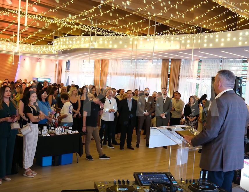 BANJA LUKA, AUGUST 26 /SRNA/ - Republika Srpska Prime Minister Savo Minić opened the Festival of Domestic Products and Services in Banja Luka this evening, bringing together more than 100 exhibitors.