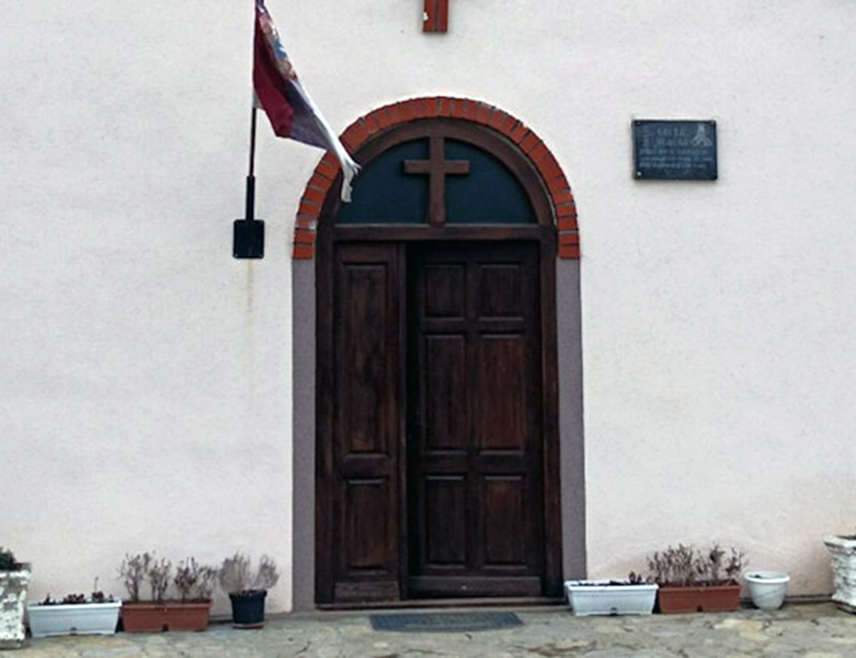 БЕОГРАД, 28. АВГУСТА /СРНА/ - Канцеларија Владе Србије за Косово и Метохију саопштила је да најновији удар на светињу Српске православне цркве у селу Бушница у Косовској Каменици, на велики православни празник Успења Пресвете Богородице, указује на погоршану безбједносну ситуацију јер су на мети и српске цркве, дјеца и жене.