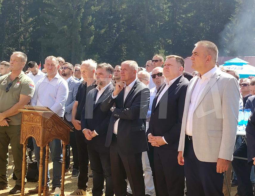 HAN PIJESAK, AUGUST 30 /SRNA/ - Republika Srpska Prime Minister Savo Minić said that a message was sent from Han Pijesak today that Serbs unite only for Republika Srpska and its institutions.