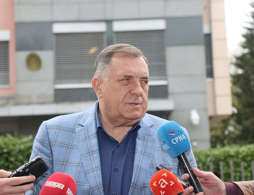 БАЊАЛУКА, 31. АВГУСТА /СРНА/ - Предсједник Милорад Додик истакао је да је у Републици Српској инфраструктурна повезаност један од најважнијих развојних приоритета јер савремене саобраћајнице, брзе цесте и ауто-путеви значе лакши промет људи и робе, али и квалитетнији живот грађана.
