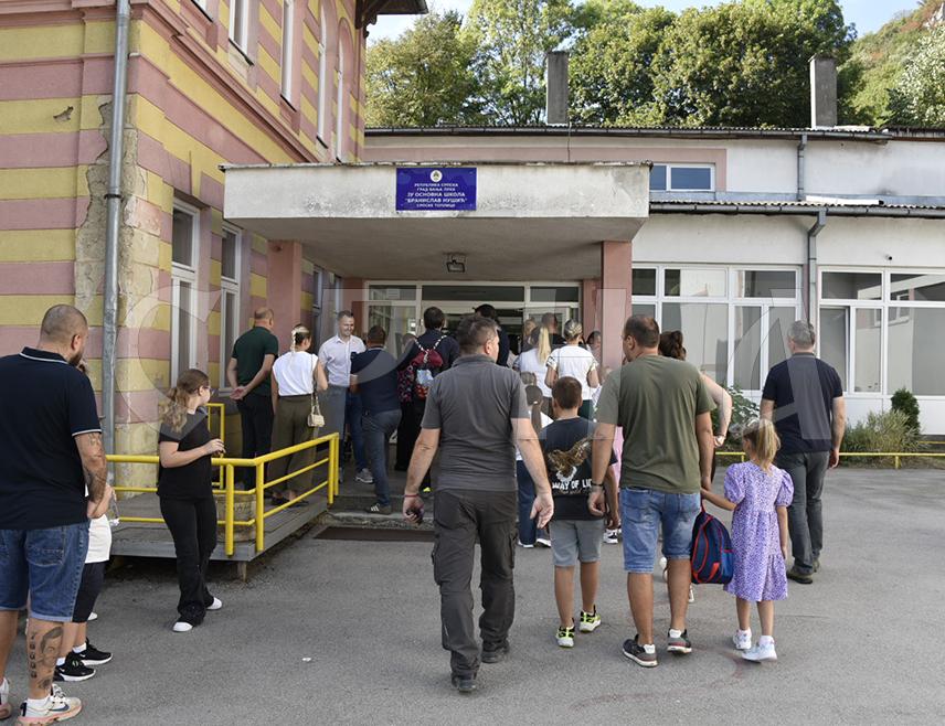 БАЊАЛУКА, 1. СЕПТЕМБРА /СРНА/ - У основне школе у Републици Српској у новој школској години уписано је више првачића него лани чиме је настављен тренд од прошле године, рекла је помоћник министра за предшколско и основно васпитање Наташа Цвијановић.