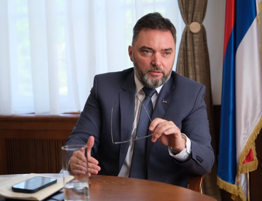 ISTOČNO SARAJEVO, SEPTEMBER 2 /SRNA/ - Deputy Chair of the Council of Ministers, Staša Košarac, has condemned in the strongest terms the brutal attack on a Serbian returnee and his son in the Sarajevo settlement of Vogošća.