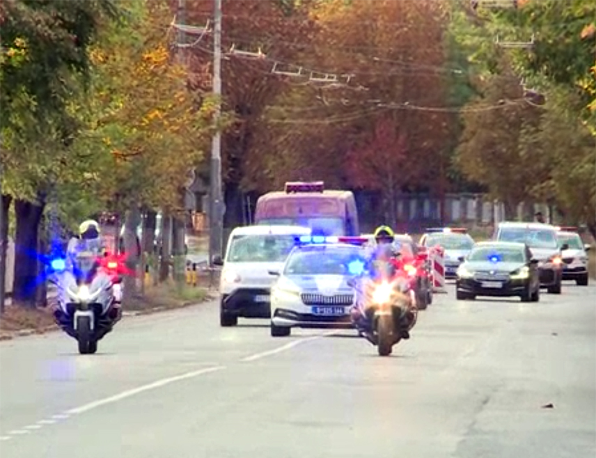 BELGRADE, SEPTEMBER 3 /SRNA/ - The coffin with the body of General Ratko Mladić was transported to the Military Medical Academy /VMA/, where the autopsy of the general's remains will be performed.