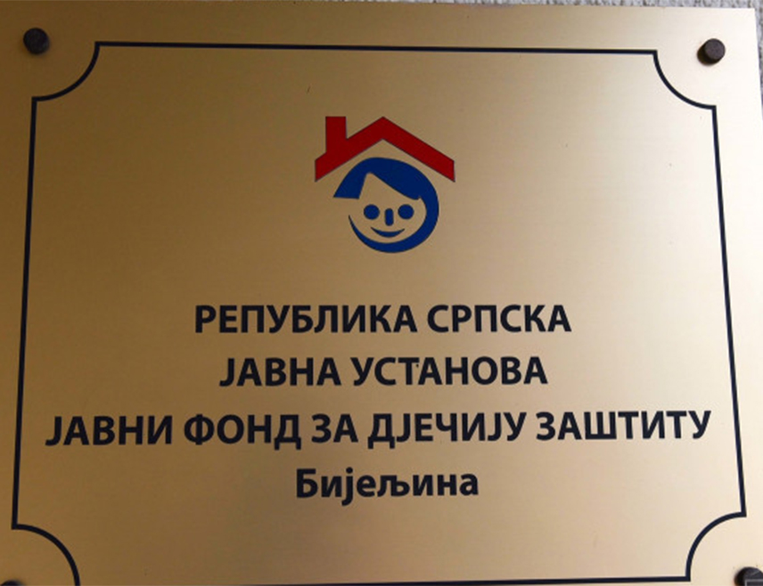БИЈЕЉИНА, 4. СЕПТЕМБРА /СРНА/ - Фонду за дјечију заштиту Републике Српске су од почетка рада алиментационог фонда у јулу до сада поднесена 104 захтјева за остваривање права на привремено издржавање дјеце, рекао је Срни директор фонда Недељко Јовић.