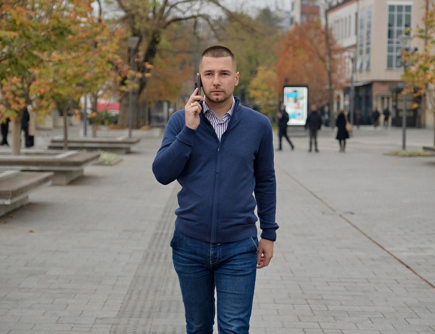 БАЊАЛУКА, 4. СЕПТЕМБРА /СРНА/ - Кандидат СДП-а БиХ за потпредсједника Републике Српске из реда хрватског народа Иван Бегић започео је кампању уз поруку да ће бити доступан свим грађанима и да ће, ако му дају повјерење, активно користити добијена овлашћења.