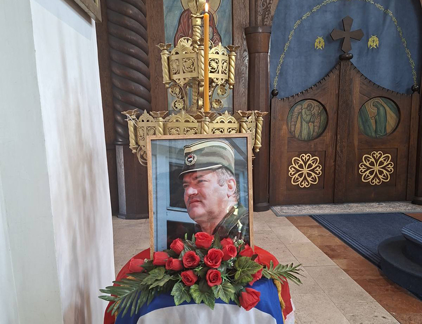 ПРИЈЕДОР, 7. СЕПТЕМБРА /СРНА/ - Велики број Приједорчана отпутовао је у Београд да ода пошту некадашњем команданту Главног штаба Војске Републике Српске генералу Ратку Младићу и присуствује његовој сахрани, рекао је Срни предсједник приједорске Борачке организације Војислав Кондић.