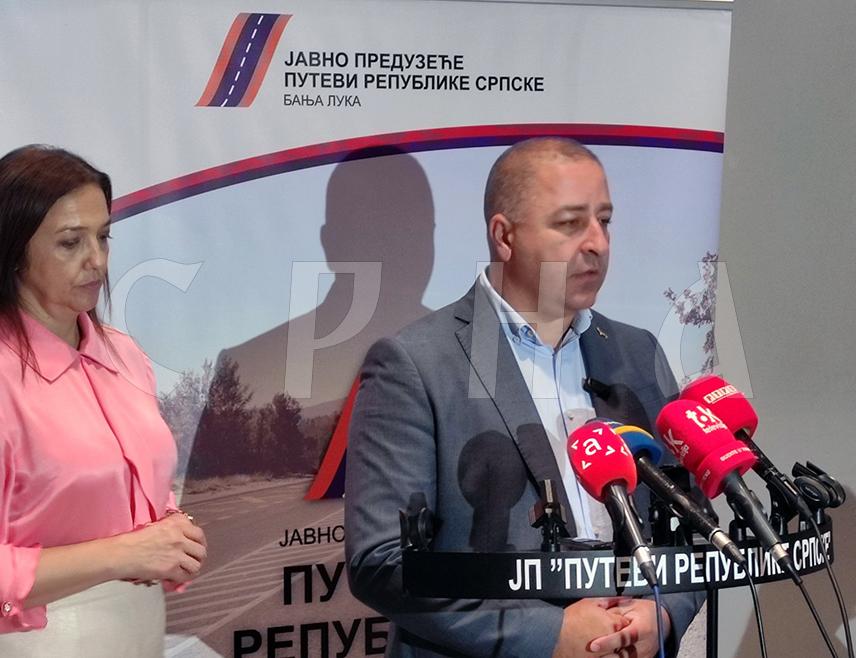 БАЊАЛУКА, 8. СЕПТЕМБРА /СРНА/ - Вршилац дужности директора Јавног предузећа "Путеви Републике Српске" Мирослав Јанковић изјавио је данас у Бањалуци да је циљ едукативне кампање "Пут знања, пут безбједности" и сличних пројеката да на путевима у Српској не страда ниједно дијете.