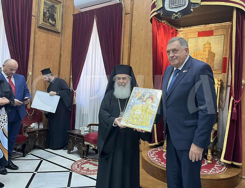 JERUSALEM, SEPTEMBER 8 /SRNA/ – President Milorad Dodik and Patriarch Theophilos III of Jerusalem discussed today in Jerusalem the importance of preserving the Christian presence in the Middle East, interfaith unity and peace in the world, SRNA’s correspondent reported.