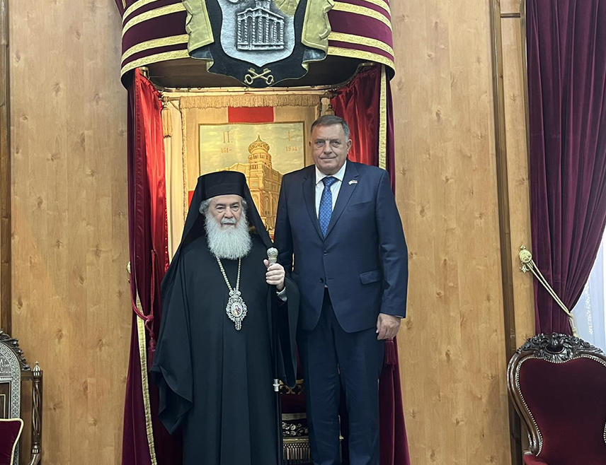 JERUSALEM, SEPTEMBER 8 /SRNA/ – President Milorad Dodik said that His Holiness Patriarch Theophilos III of Jerusalem, during their meeting in Jerusalem, blessed the Serb people to remain united in their faith.