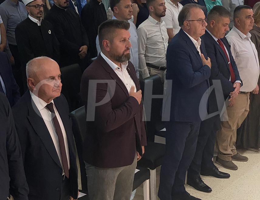 ВУКОСАВЉЕ, 8. СЕПTЕМБРА /СРНА/ - Министар енергетике рударства Републике Српске Петар Ђокић данас је на прослави Дана општине Вукосавље рекао је да је Влада Српске помагала развој ове младе мултиетничке заједнице и да ће наставити то да чини.