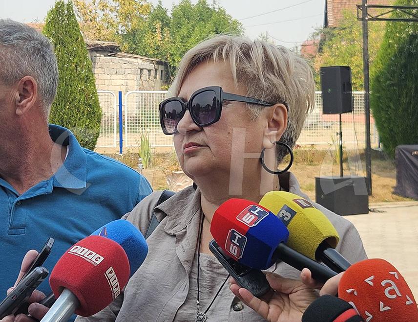 ИСТОЧНА ИЛИЏА, 9. ЈАНУАРА /СРНА/ - Потпредсједник Скупштине Удружења Треће сарајевске бригаде Славица Попић-Харт рекла је да је Раденко Галинац, жртва НАТО бомбардовања, био један од најбољих и најхрабријих бораца ове бригаде Војске Републике Српске /ВРС/.