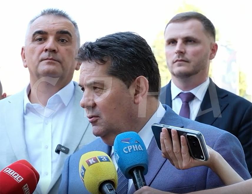 СТАНАРИ, 9. СЕПТЕМБРА /СРНА/ - Предсједник Народне скупштине Републике Српске Ненад Стевандић поручио је данас да нема сумње да ће труднице које у фирмама имају уговор на одређено вријеме бити законски заштићене како не би остале без посла.