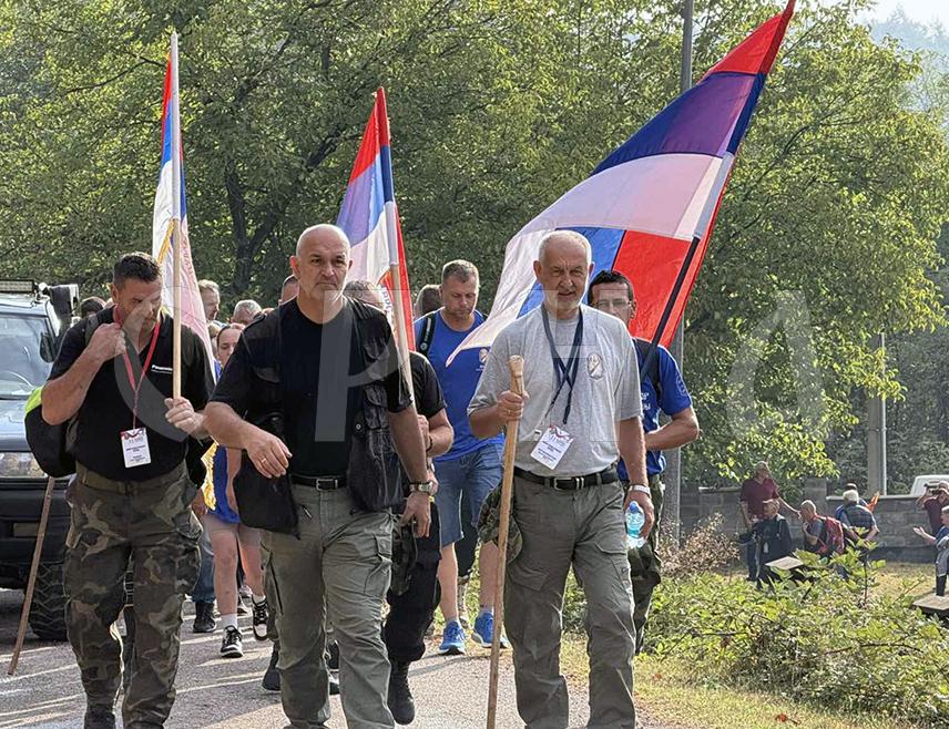 LUKAVAC, SEPTEMBER 10 /SRNA/ - Several hundred Trails of Exodus march participants, including Republika Srpska Minister of Labour, War Veterans and Disabled Persons Protection Radan Ostojić, set out from Tumare village on Mount Ozren toward Stog near Vozuća, Zavidovići Municipality, marking the 31st anniversary of the expulsion of Serbs from the Vozuća area, the Krivaja River valley, and southern and western Ozren.