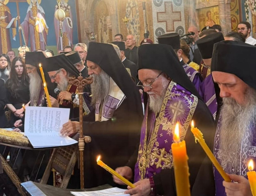 БЕОГРАД, 10. СЕПТЕМБРА /СРНА/ - Српска православна црква /СПЦ/ дужна је да за своје крштене чланове омогући опијело, а напади на СПЦ и Његову светост патријарха српског Порфирија због служења опијела генералу Ратку Младићу уопште не изненађују јер су, кроз историју, често свештеници први страдавали, изјавио је Срни теолог Небојша Лазић.