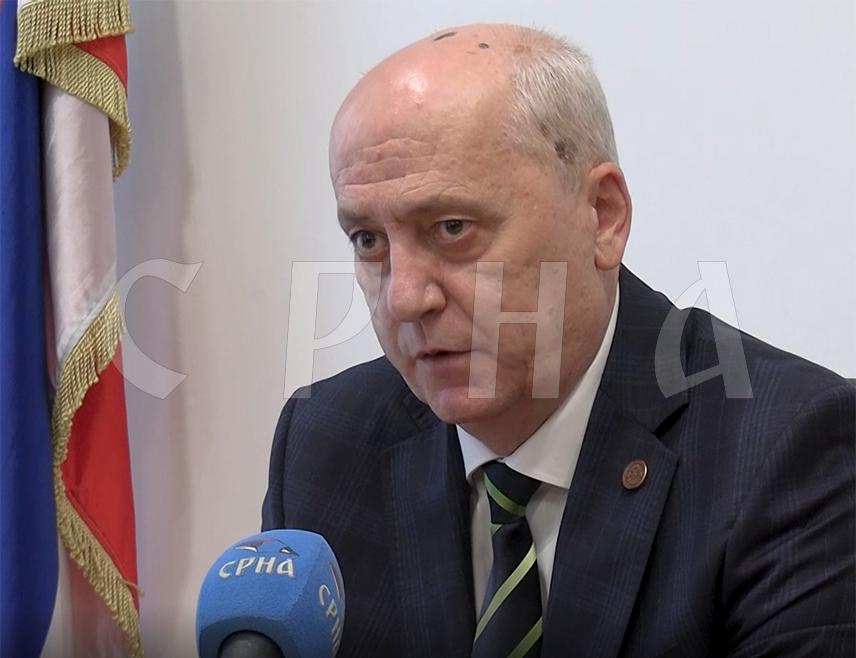 ИСТОЧНО САРАЈЕВО, 10. СЕПТЕМБРА /СРНА/ - Прва лабораторија за паметну пољопривредну технологију и опрему на Пољопривредном факултету Универзитета у Источном Сарајеву представља важан корак ка модернизацији пољопривреде и отвара ново поглавље у сарадњи са Кином, изјавио је Срни ректор Милан Кулић.