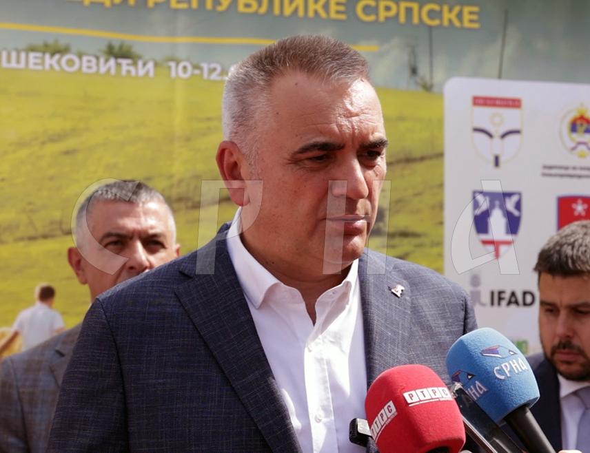ŠEKOVIĆI, SEPTEMBER 10 /SRNA/ – Republika Srpska Prime Minister Savo Minić said today in Šekovići that, through Republika Srpska Government measures, BAM 76 million was allocated between 2022 and the end of 2025 to support young people in agriculture.