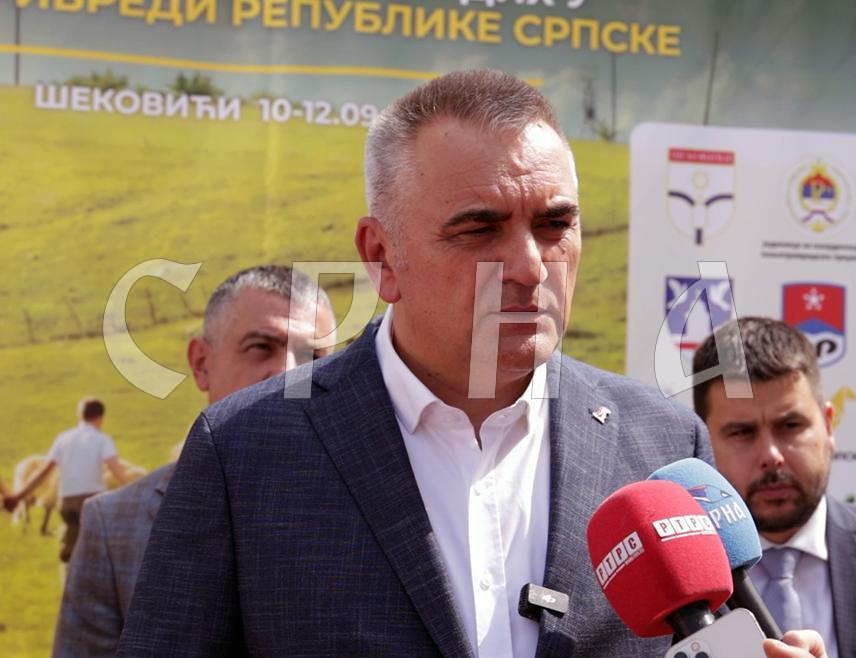 ŠEKOVIĆI, SEPTEMBER 10 /SRNA/ - The Prime Minister of Republika Srpska Savo Minić has assessed in a statement today that a letter from several MPs from the Federation of BiH calling for the suspension of special parallel relations between Republika Srpska and Serbia was part of a political campaign serving their day-to-day and pre-election interests.