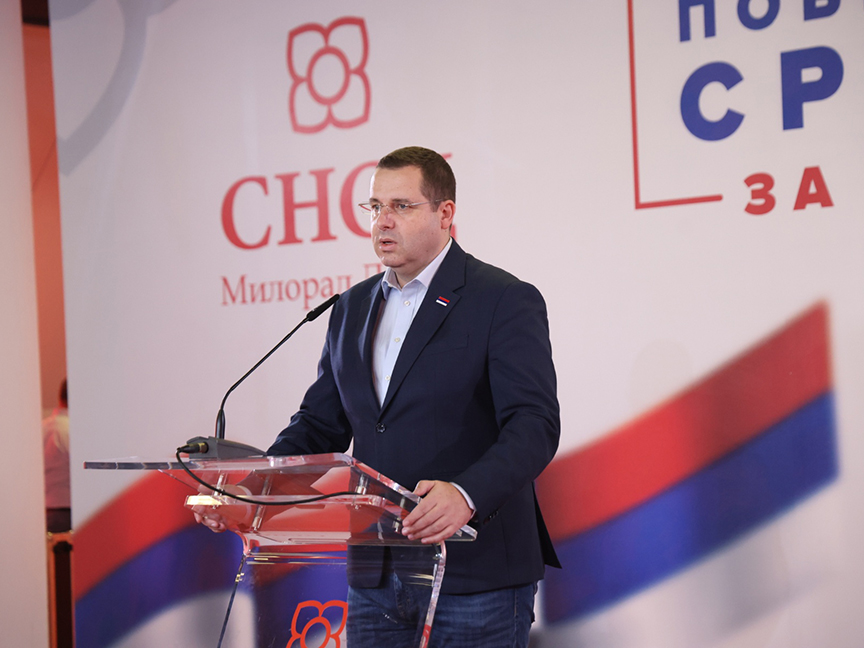БАЊАЛУКА, 10. СЕПТЕМБРА /СРНА/ - Тешко је бирати ријечи за изјаве Драшка Станивуковића, јер његове увреде и рјечник су срамни, показао је да је неваспитани дрипац, рекао је портпарол СНСД-а Радован Ковачевић.