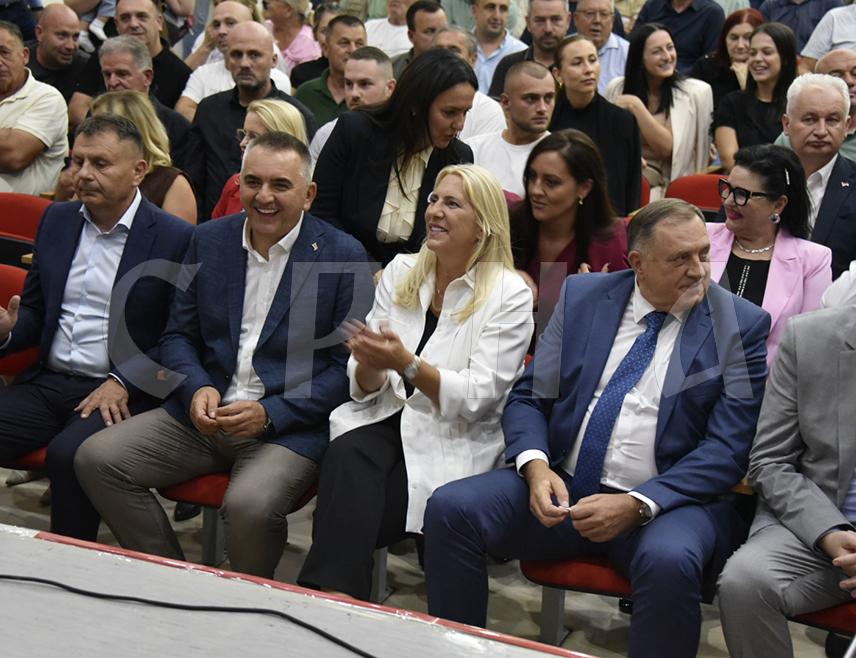 КОТОР ВАРОШ, 10. СЕПТЕМБРА /СРНА/ - Међународна активност Републике Српске и све оно што се ради показује да је СНСД са коалиционим партнерима спреман да води Српску, рекао је кандидат СНСД-а за предсједника Републике Саво Минић.