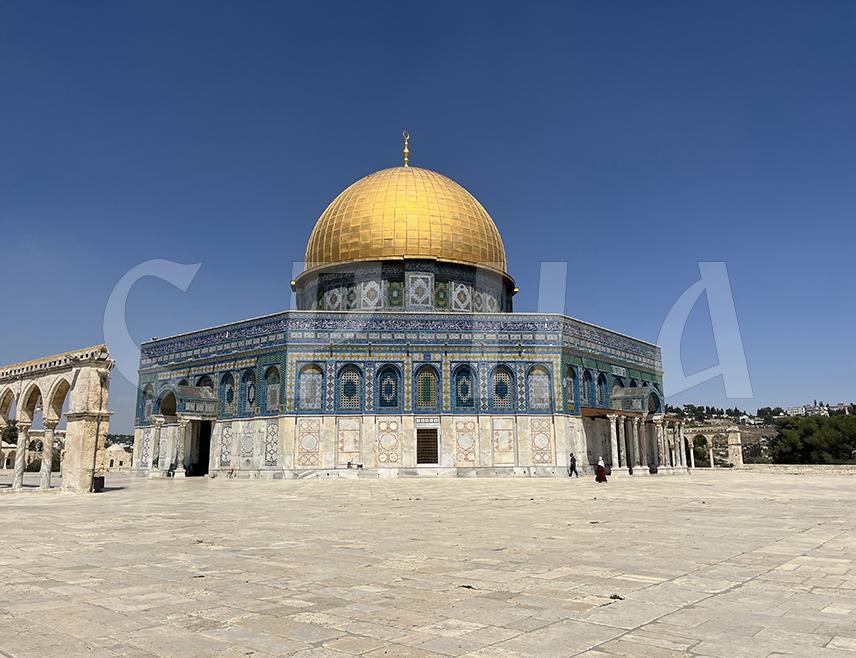 JERUSALEM, SEPTEMBER 13 /SRNA/ – Along the narrow, steep streets of Jerusalem's Old City, Christian, Jewish and Muslim holy sites stand just minutes' walk from one another, while the air carries the scents of oriental spices and incense, mingling with the sounds of prayer and the bustle of the bazaar.