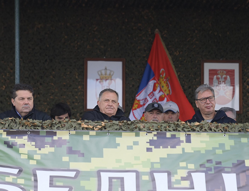 СЈЕНИЦА, 13. СЕПТЕМБРА /СРНА/ - Предсједник Народне скупштине Републике Српске Ненад Стевандић истакао је, поводом војне вјежбе на Пештеру, да је поносан на снагу Србије и заједништво са Републиком Српском.