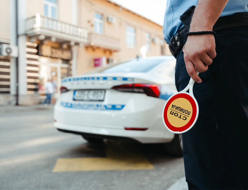 ПРИЈЕДОР, 14. СЕПТЕМБРА /СРНА/ - У тродневној акцији појачане контроле у саобраћају на подручју у надлежности Полицијске управе Приједор због алкохола је искључено 67 учесника, а 10 је задржно до отрежњења.