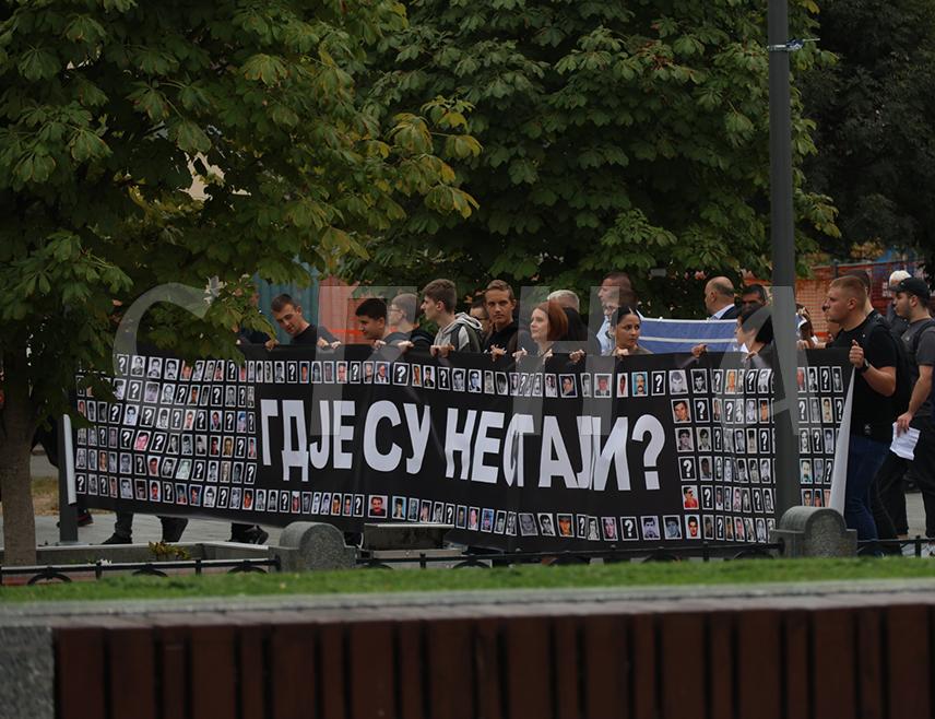 БАЊАЛУКА, 14. СЕПТЕМБРА /СРНА/ - Предсједник Републичке организације породица заробљених и погинулих бораца и несталих цивила Исидора Граорац указала је на застој у тражењу несталих Срба и заражила од институција Републике Српске да заједно формирају канцеларију која ће на ентитетском ниову се бавити овим тешким питањем.