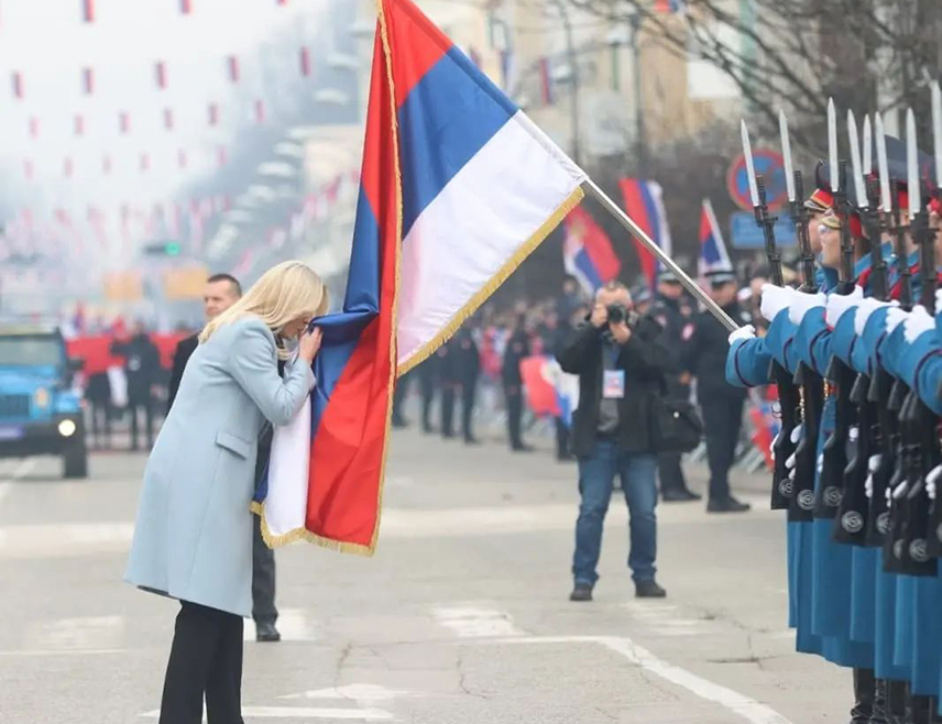 БАЊАЛУКА, 14. СЕПТЕМБРА /СРНА/ - Српски члан Предсједништва БиХ Жељка Цвијановић честитала је Дан српског јединства, слободе и националне заставе и истакла да овај велики празник окупља Србе и показује важност слободе и окупљености око заједничких интереса.
