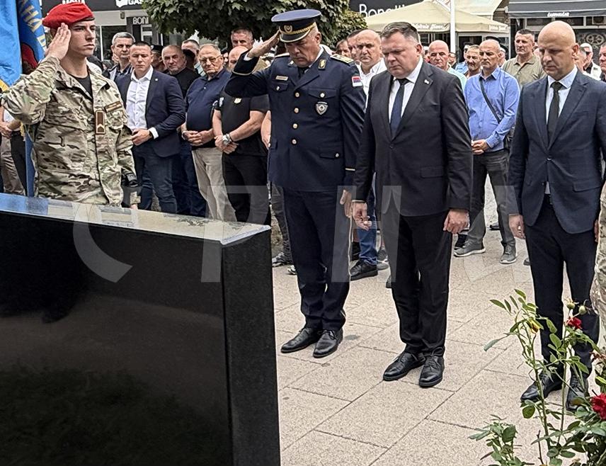 ДОБОЈ, 14. СЕПTЕМБРА /СРНА/ - Република Српска је завјет хероја и зато мора бити очувана и све успјешнија, изјавио је министар унутрашњих послова Српске Жељко Будимир у Добоју на обиљежавању 34 године од оснивања Петог одреда Специјалне бригаде полиције који је имао до 430 припадника од којих су 26 живот дали за слободу.